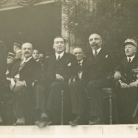 AUTOR DESCONOCIDO. Vista parcial de la Tribuna en el Ayuntamiento de Mentón, donde las autoridades francesas y españolas rinden homenaje a los restos mortales de Blasco Ibáñez. 1933. ES.462508.ADPV/Fondo Fotográfico, nº 08872
