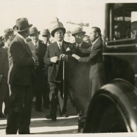 AUTOR DESCONOCIDO. Alejandro Lerroux a su llegada al Puerto de Valencia para recibir los restos mortales de Blasco Ibáñez. 1933. ES.462508.ADPV/Fondo Fotográfico, nº 08877