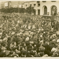 AUTOR DESCONOCIDO. El féretro con el cortejo fúnebre en la Avenida de Nicolás Salmerón de Valencia (actual marqués de Sotelo). 1933. ES.462508.ADPV/Fondo Fotográfico, nº 08902