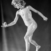 FRANCISCO SANCHIS MUÑOZ Escultura del Niño de la trompa, por el pensionado de la Diputación de Valencia Emilio Calandín Calandín. Valencia. 1946. ES.462508.ADPV/Colección Sanchis, imagen nº  01023