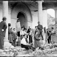 CARLOS SARTHOU CARRERES.El pintor José Benlliure Gil con sus discípulos en la ermita de Sant Feliu de Xàtiva. Xàtiva. 1922.  ES.462508.ADPV/Colección Sarthou, imagen nº 00005